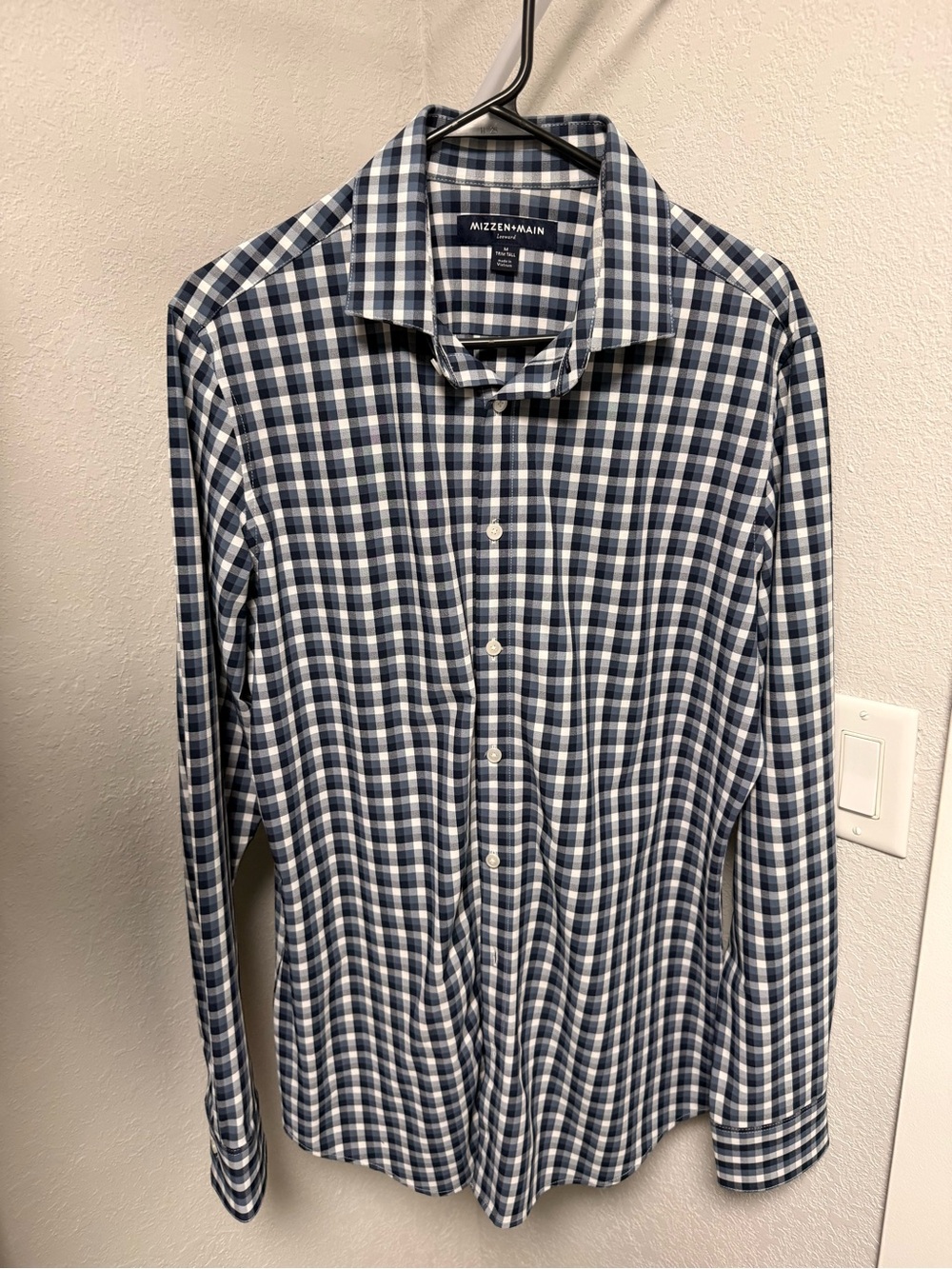 Mizzen+Main Men’s Leeward Button-Down Shirt-NWOT- Medium Trim Tall